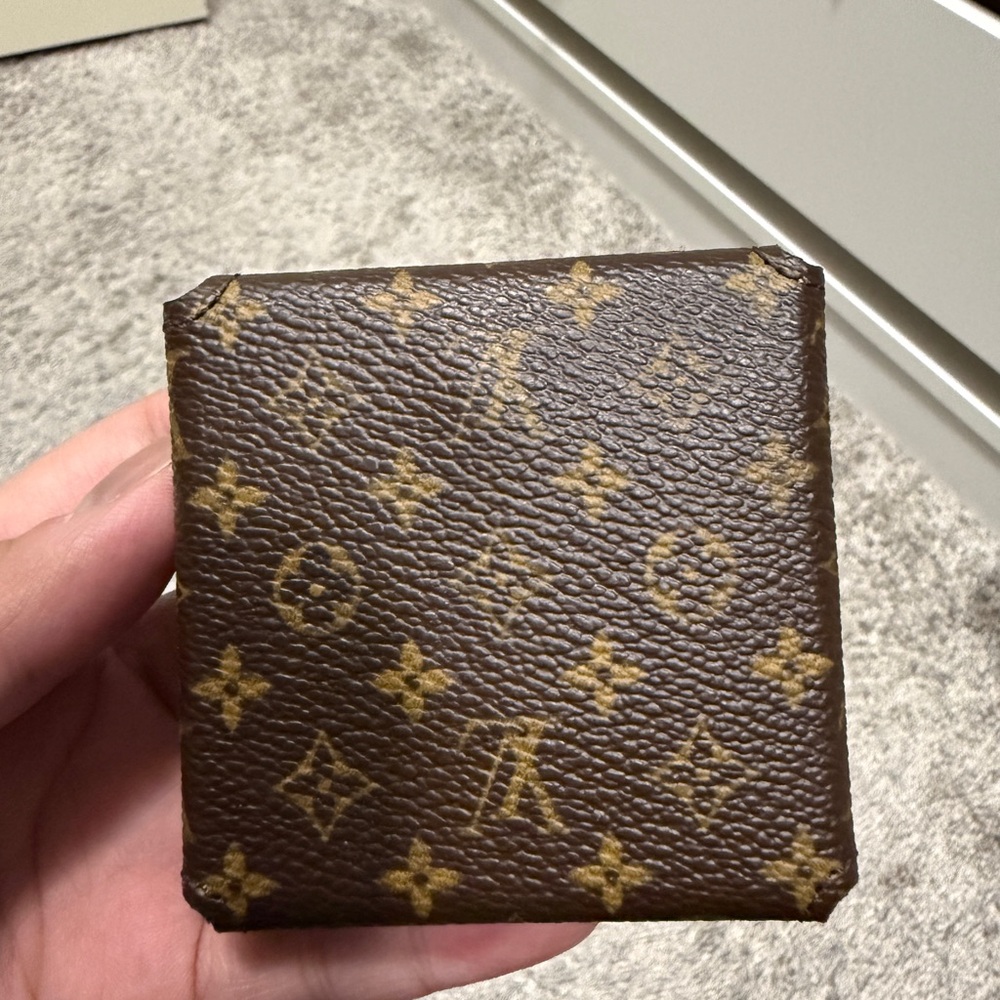 Louis Vuitton Monogram Key Holder in Brown and Gold - Picture 2 of 8